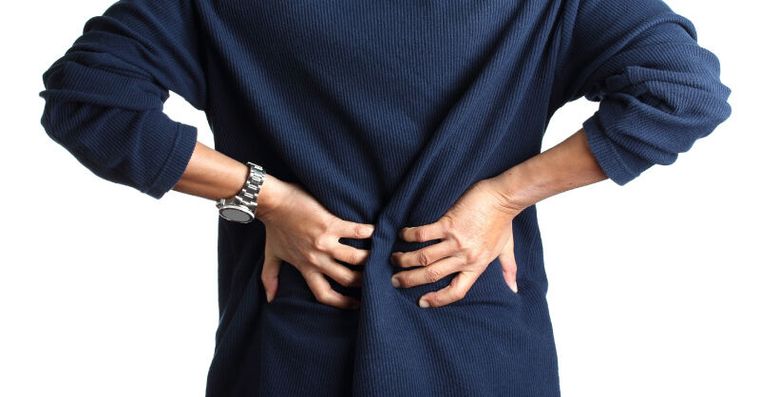 35歲醫過勞尿變紅，一查竟罹腎癌！這場「誤會」救了他一命