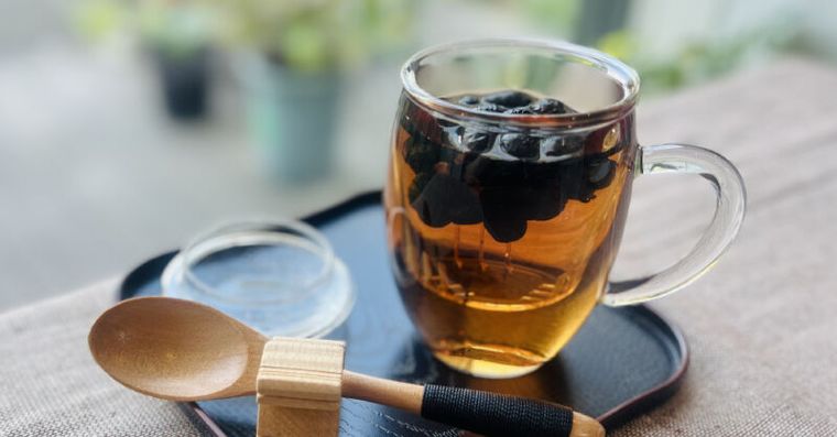 想降血壓不只靠吃藥！專家推3種「最強降壓水」排水腫保護血管