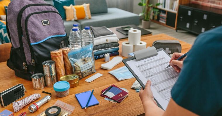 未來一週小心6.0餘震！地震避難逃生準則、救命物資準備全指南