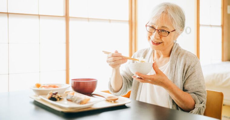台陸港日長壽密碼出爐！20年研究揭｢這飲食」百歲機率慘跌29％