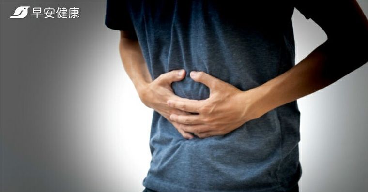 超人村長積勞成疾！膽囊炎發作像胃痛嚴重卻要命，兩個最大不同別輕忽