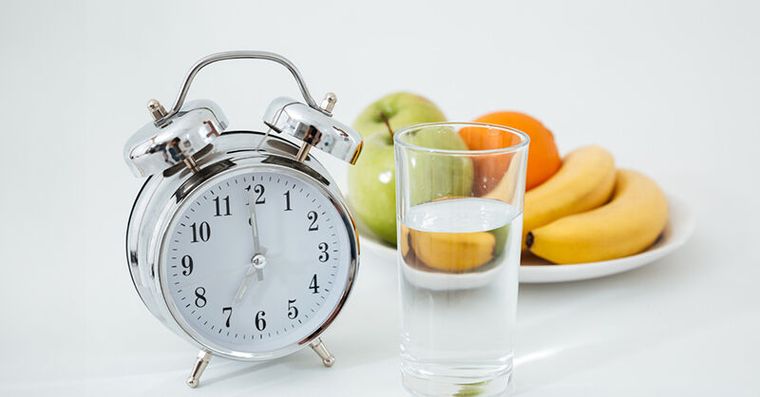 血糖高不敢吃水果？營養師曝「黃金時段」穩定血糖不傷身