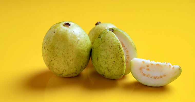 芭樂有紅點別急著丟？內行專挑這種「糖斑果」濃郁脆甜又回甘