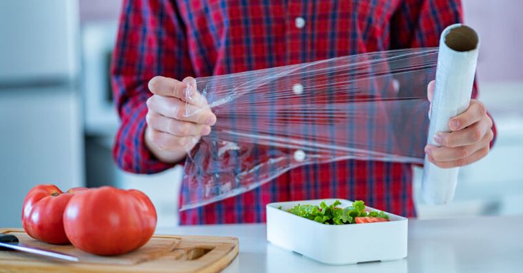 保鮮膜包錯全家吃毒恐致癌不孕！4招「零塑毒」替代法好用又省錢