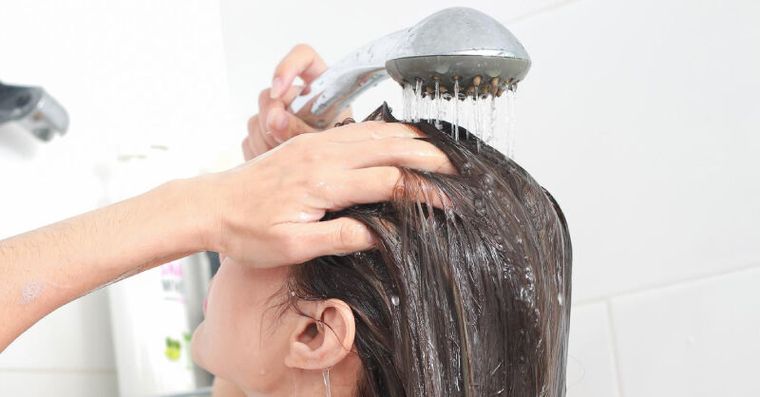 洗熱水澡先沖頭會中風？別糾結洗澡順序，國健署曝1動作才真要命