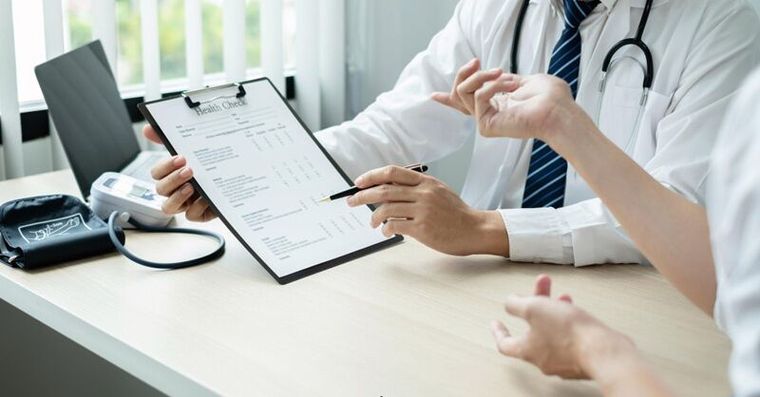 看起來比同齡人老得快？醫揭老化超車徵兆「看健檢這欄」最準