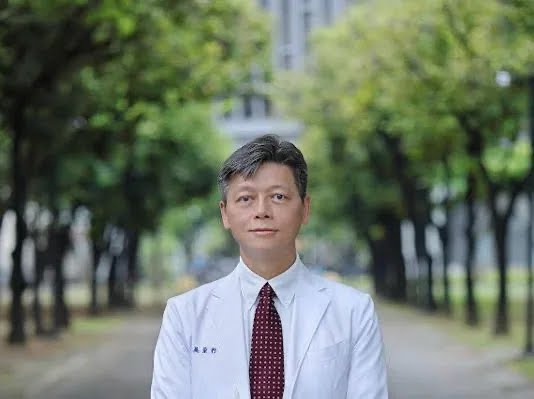 公費升級！成人肺炎鏈球菌疫苗怎麼選？權威醫一次講清楚 國人臥床失能恐達7年！罹肺炎「不死即傷」他見親人倒下揪全家打疫苗